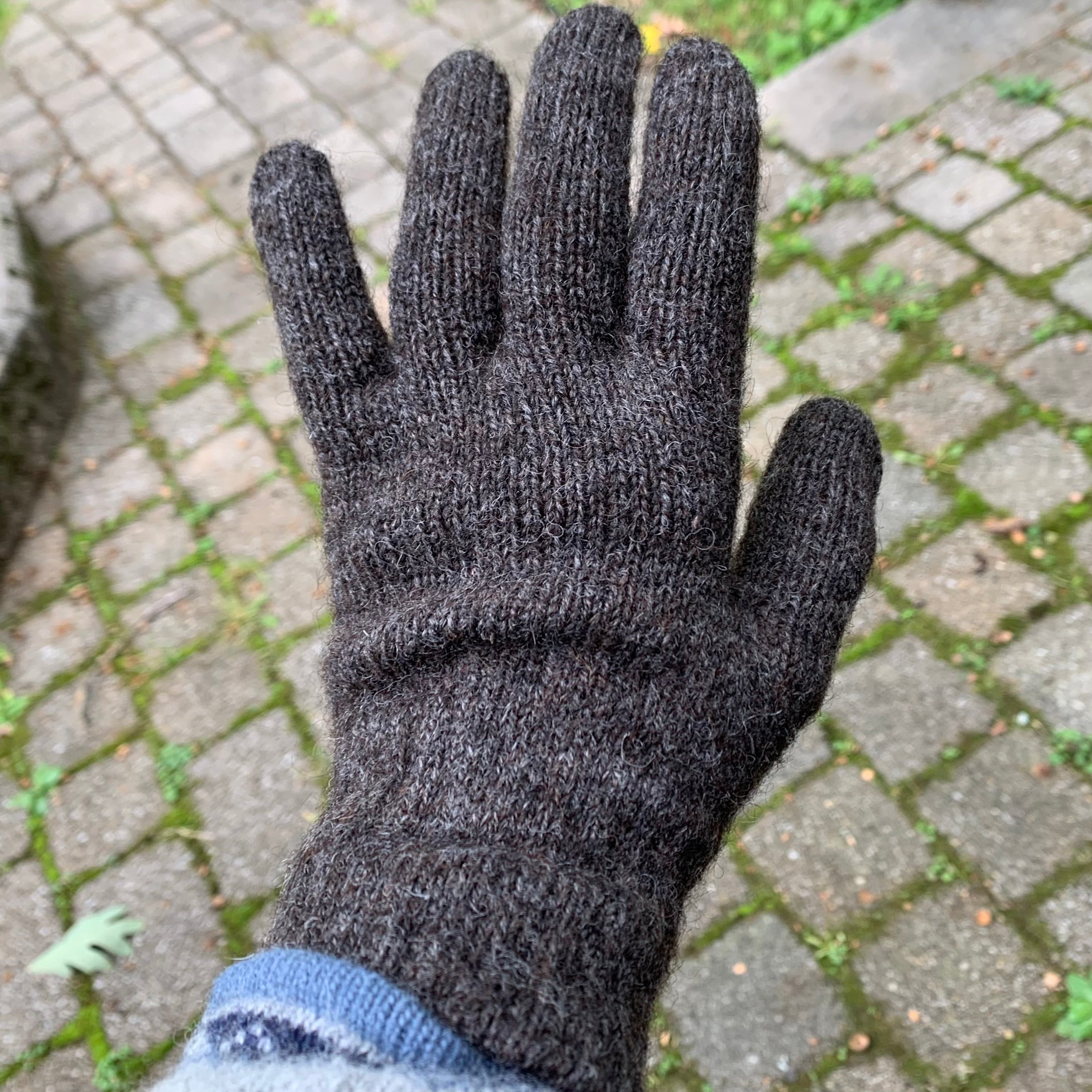 Super Cozy USA-Made Alpaca Gloves – Breathable, Warm & Machine Washable For Men & Women