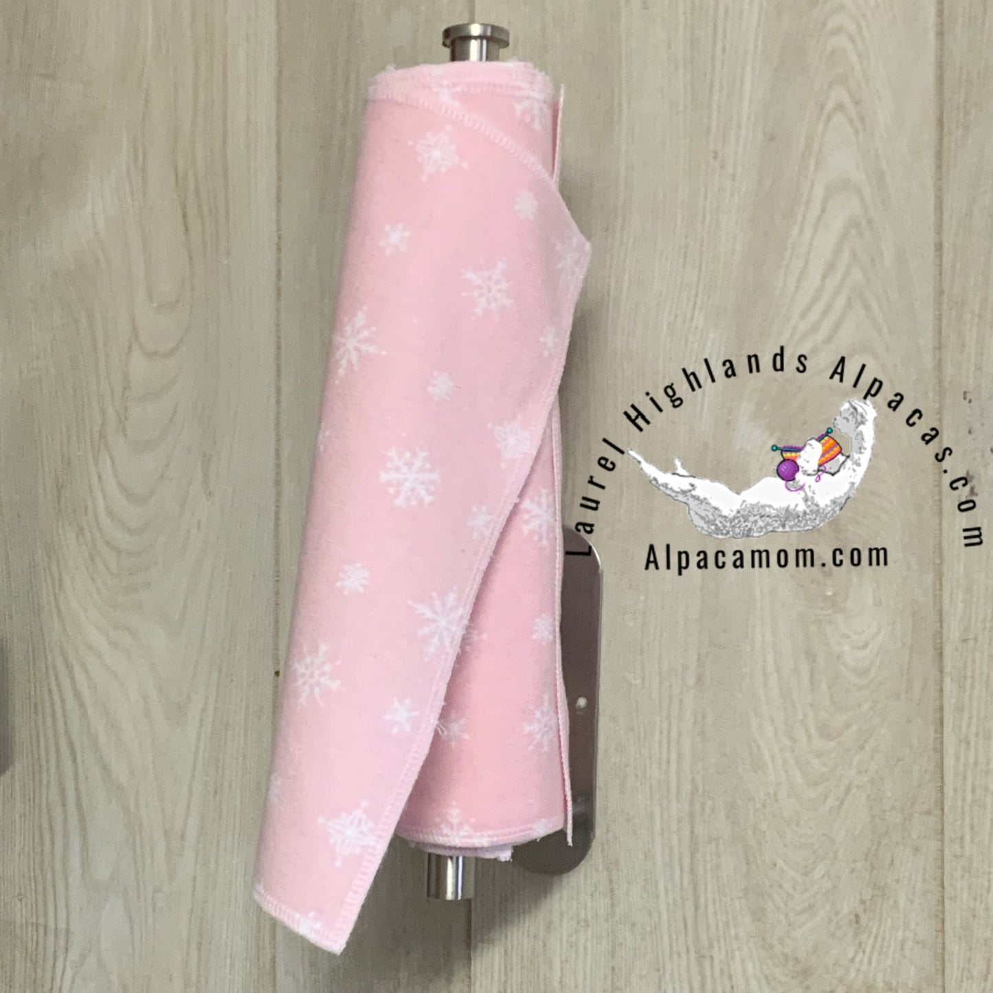 Hammy's "Un - Paper" Cotton Flannel Towels - Snowflakes on Pink - Laurel Highlands Alpacas | AlpacaMom.com