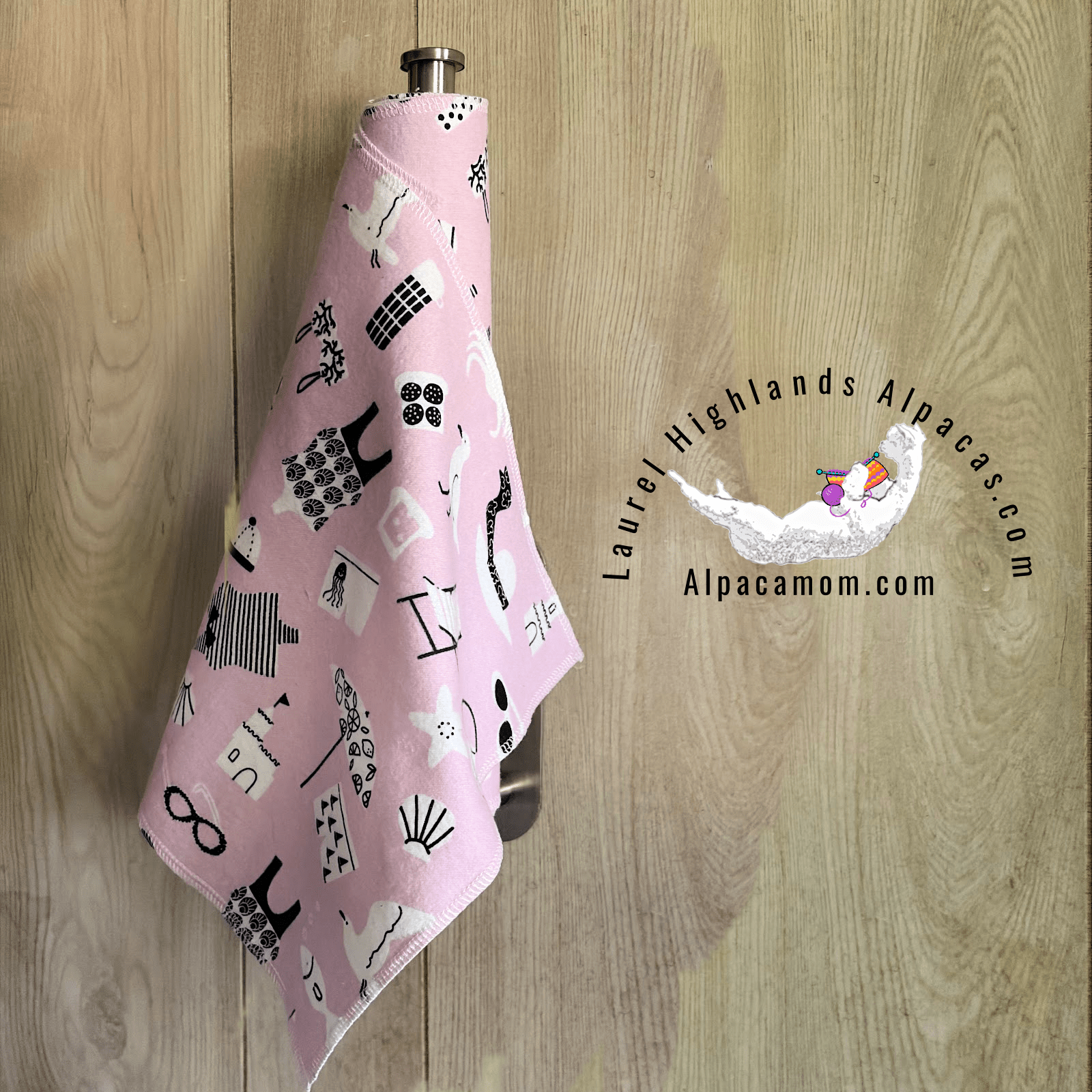 Hammy's "Un - Paper" Cotton Flannel Towels - Swimsuits and Beach Chairs on a Pink Beach - Laurel Highlands Alpacas | AlpacaMom.com