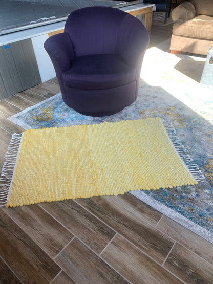 Luxurious Alpaca Rug in Sunflower Yellow - Laurel Highlands Alpacas | AlpacaMom.com